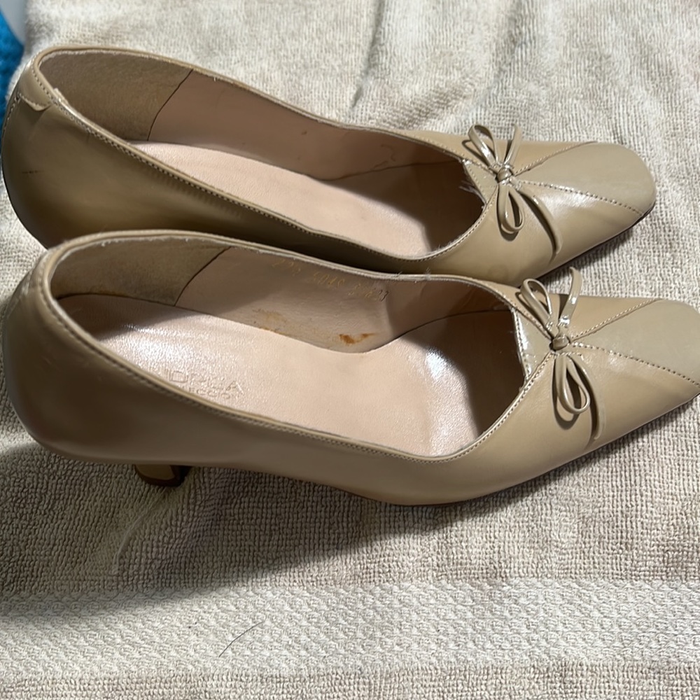 Shoes - Picture 2 of 3